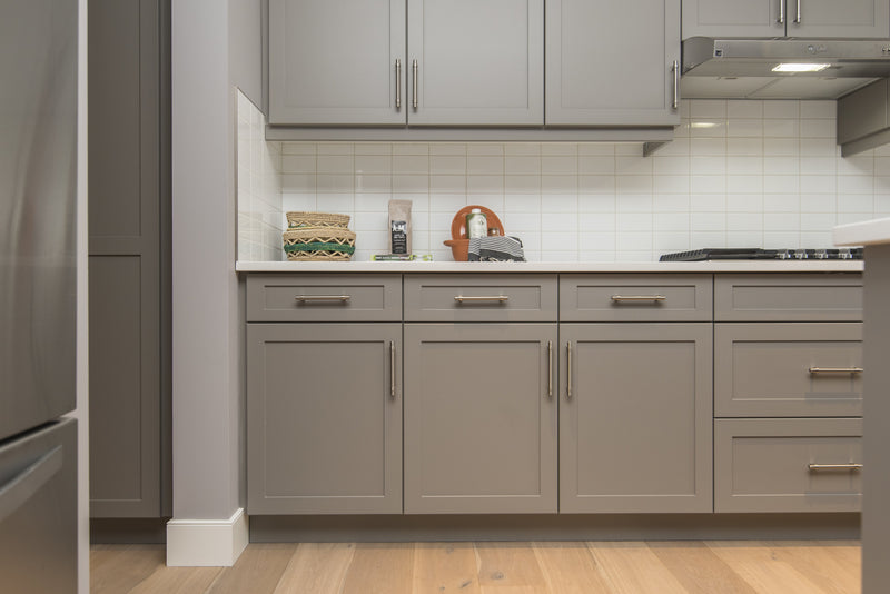 Shaker vs Handleless Kitchen Cabinets — Which Style Fits Your Home?