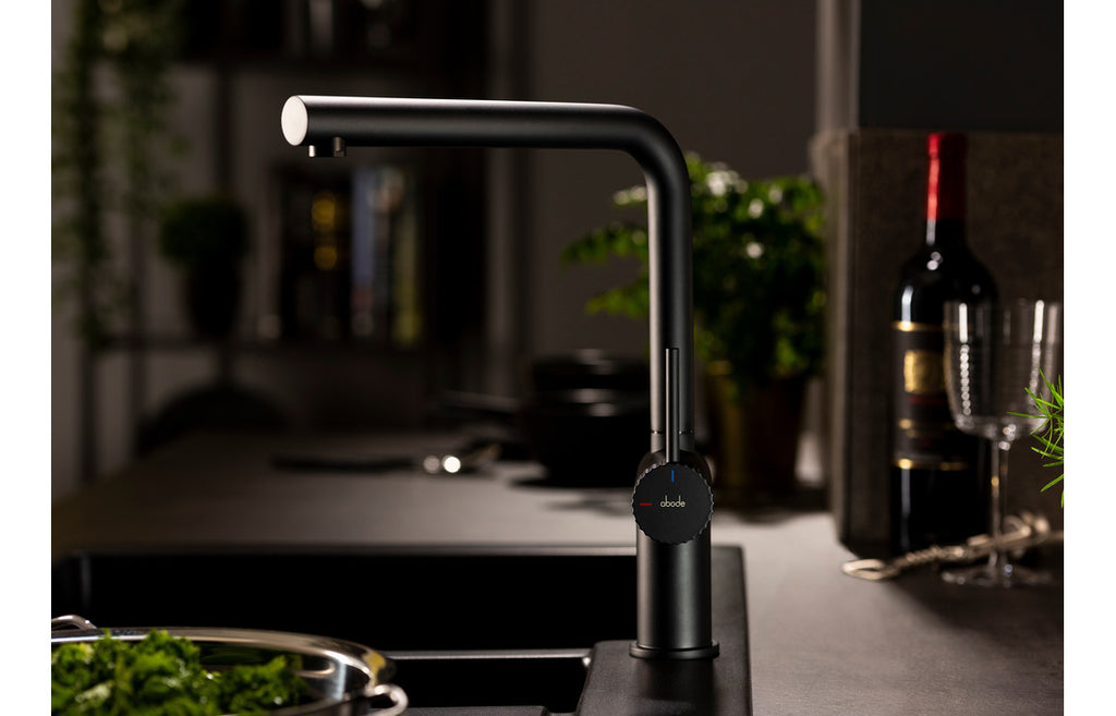 SCHÜTTE 79147 Miami Kitchen Tap 360° With Soft Touch Hose, Single Lever Mixer Tap With Extendable Magnetic Dish Rinser Mixer Tap For The Sink, Kitchen Tap Black Matt