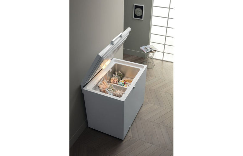 Hotpoint CS2A 300 H FA 1 F/S 120cm Chest Freezer - White