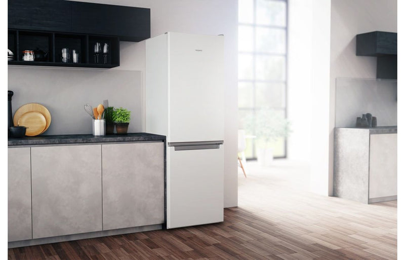 Hotpoint H1NT 821E W 1 F/S 60/40 Fridge Freezer - White