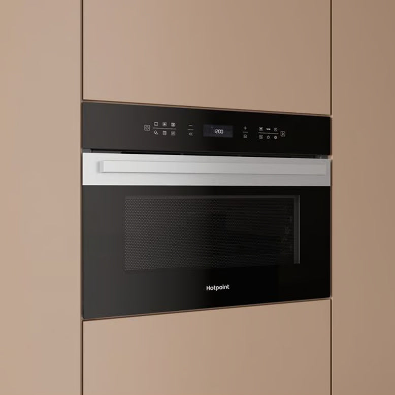 Hotpoint HCW7O7HTSXUK B/I 950W Combination Microwave - Stainless Steel