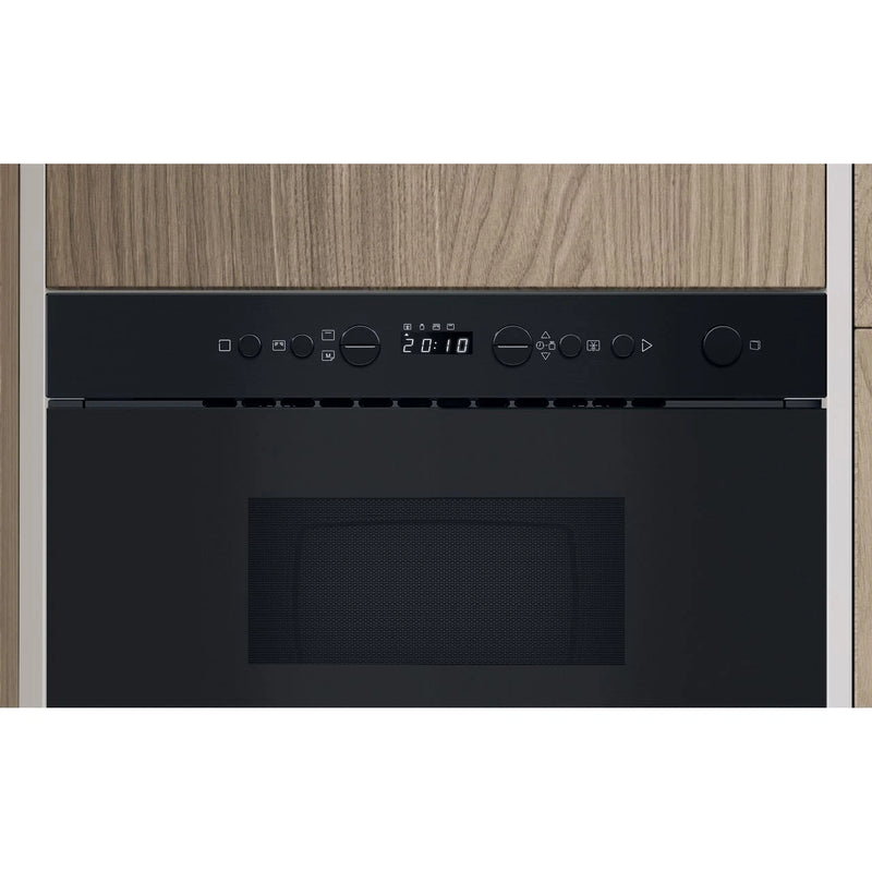 Indesit IM K12 BUK B/I 750W Microwave & Grill - Black